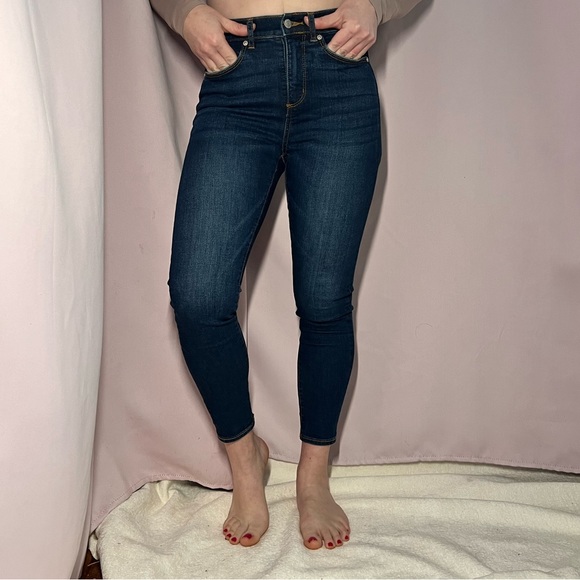 The Loft Jeans. The skinny in dark wash. Size 24 - Picture 3 of 4